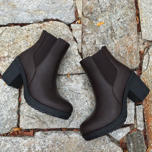 New beautiful brown boots - Picture 7 of 7